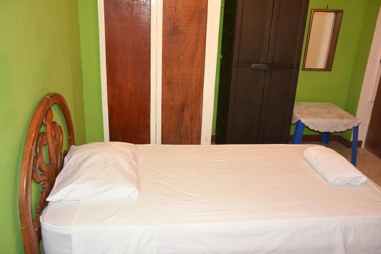 Posada Valerie Hotel Archibolds Bagian luar foto