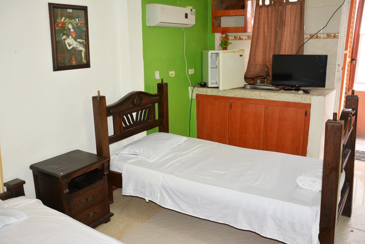 Posada Valerie Hotel Archibolds Bagian luar foto