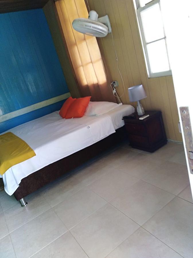 Posada Valerie Hotel Archibolds Bagian luar foto