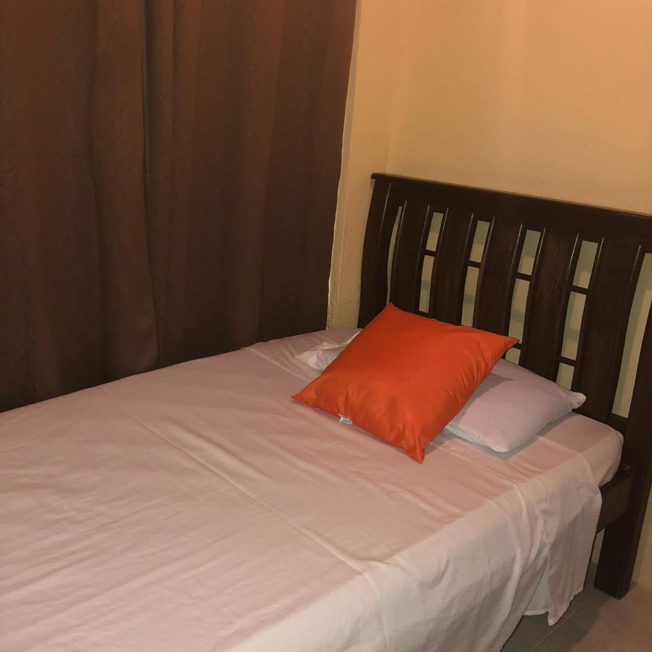 Posada Valerie Hotel Archibolds Bagian luar foto