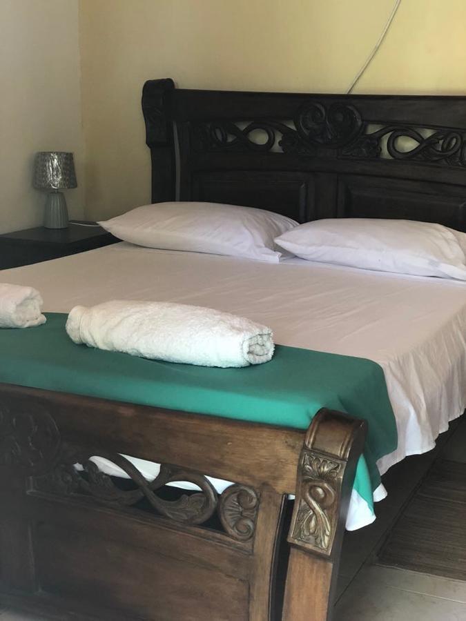 Posada Valerie Hotel Archibolds Bagian luar foto